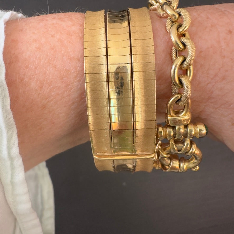 Italian 14k Gold fancy Link 1/2 textured with emerald accents end caps 7.25“