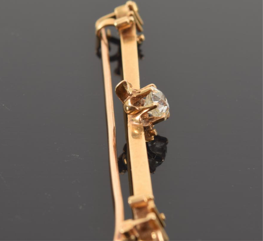 Old cushion cut diamond 14k pin 3.3g