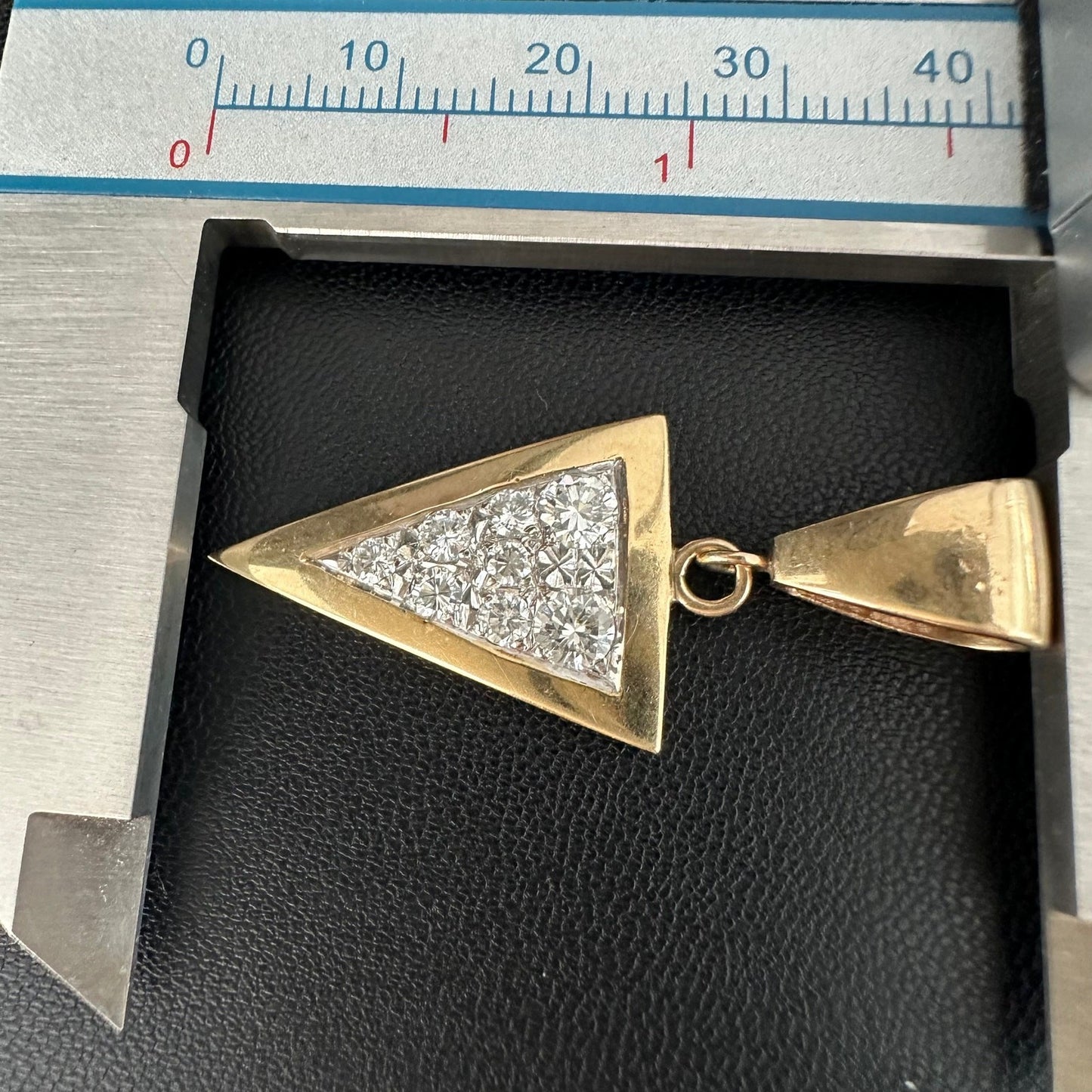 Glamorous 1990s V-Shaped Diamond Pendant – 14K Yellow & White Gold, Over 1 Carat