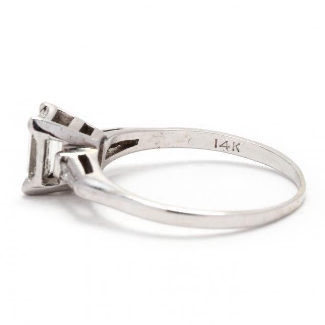 1 cttw Emerald Cut Diamond Ring G/ VS2