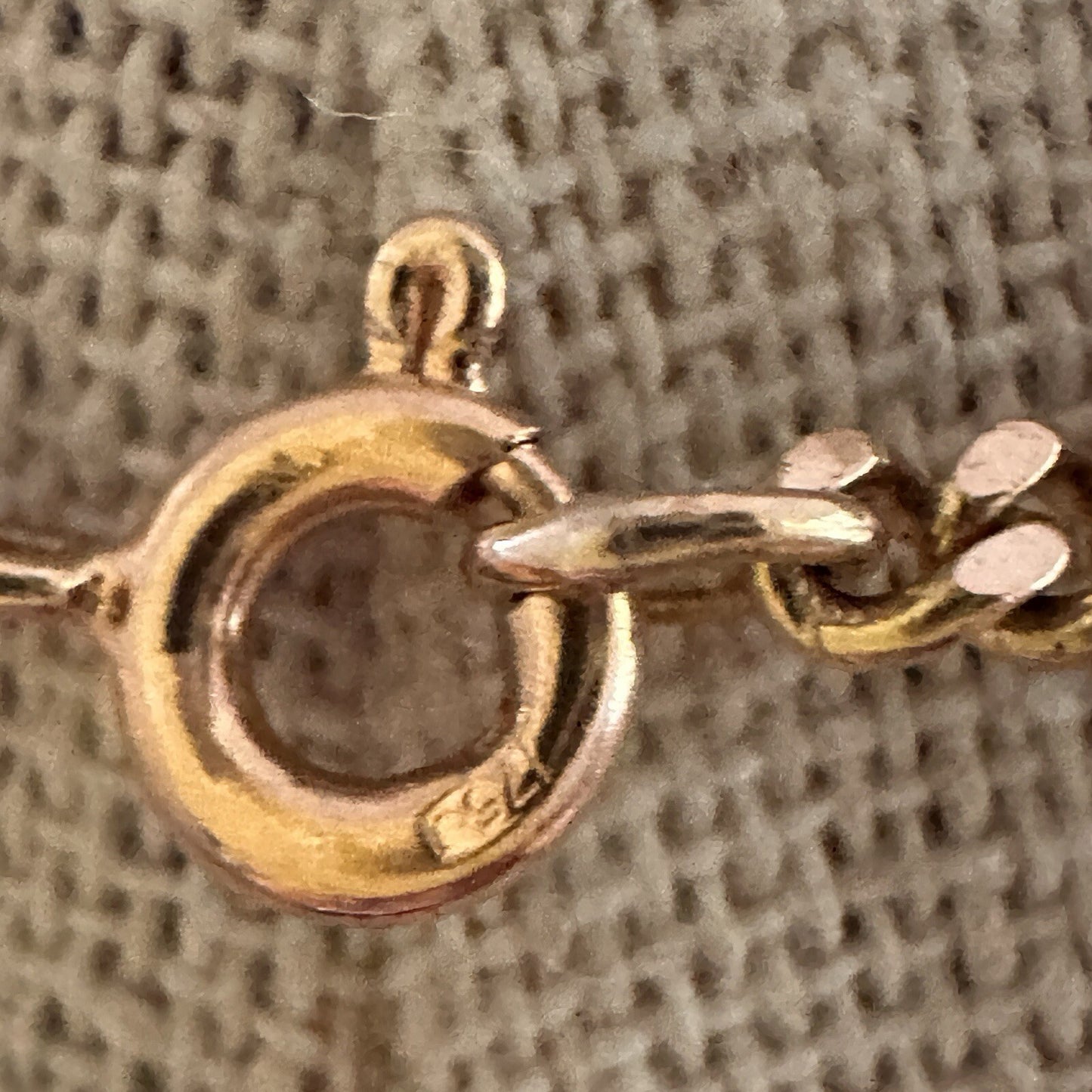 18K Ruby Collar Necklace 15.3g
