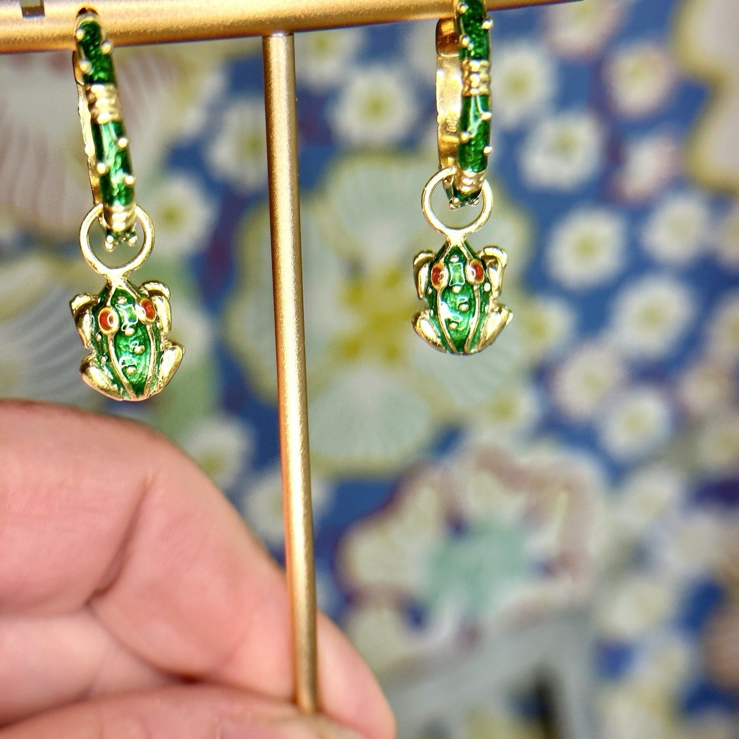 Vintage 18k Ruby Colored Eyes And Enamel Hidalgo Frog Pendant Earrings