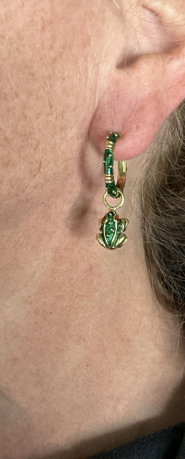 Vintage 18k Ruby Colored Eyes And Enamel Hidalgo Frog Pendant Earrings