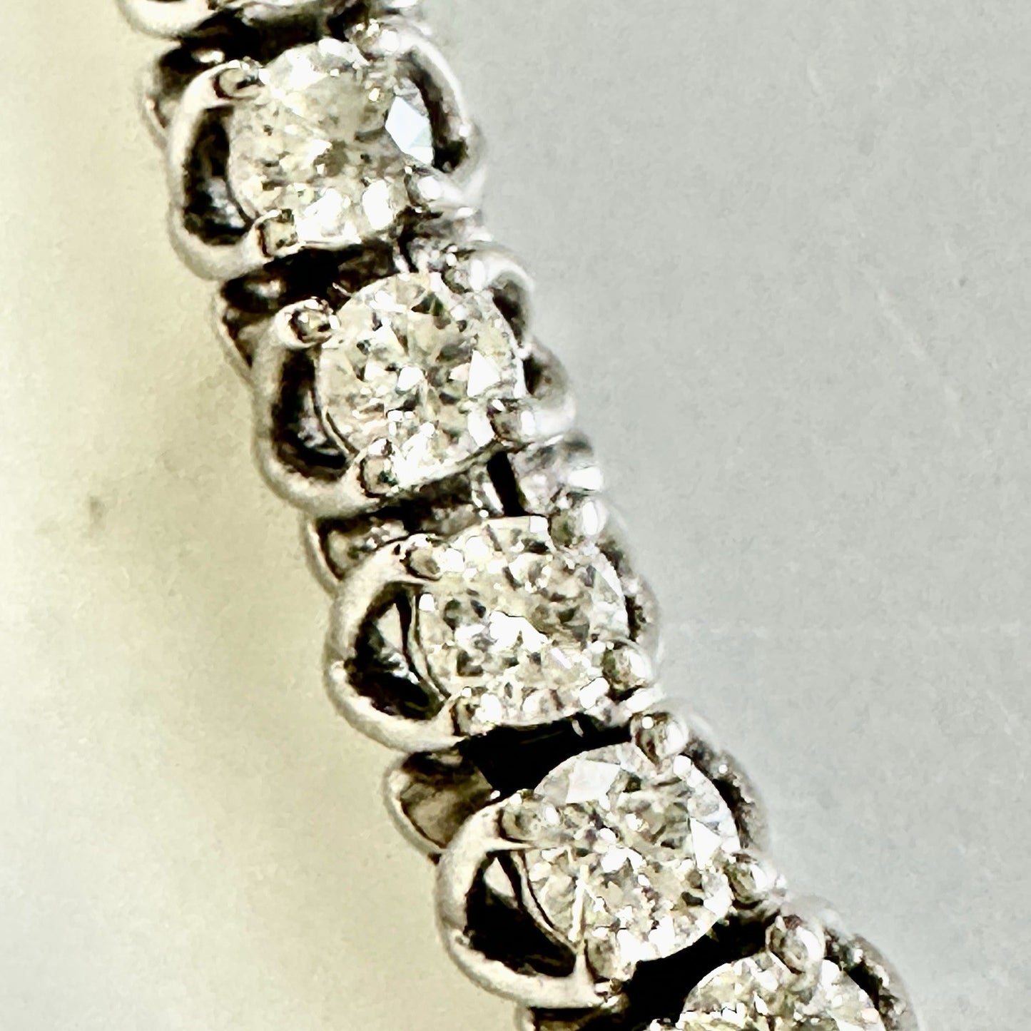 Diamond Line 2.5 + cttw Bracelet 17k White Gold