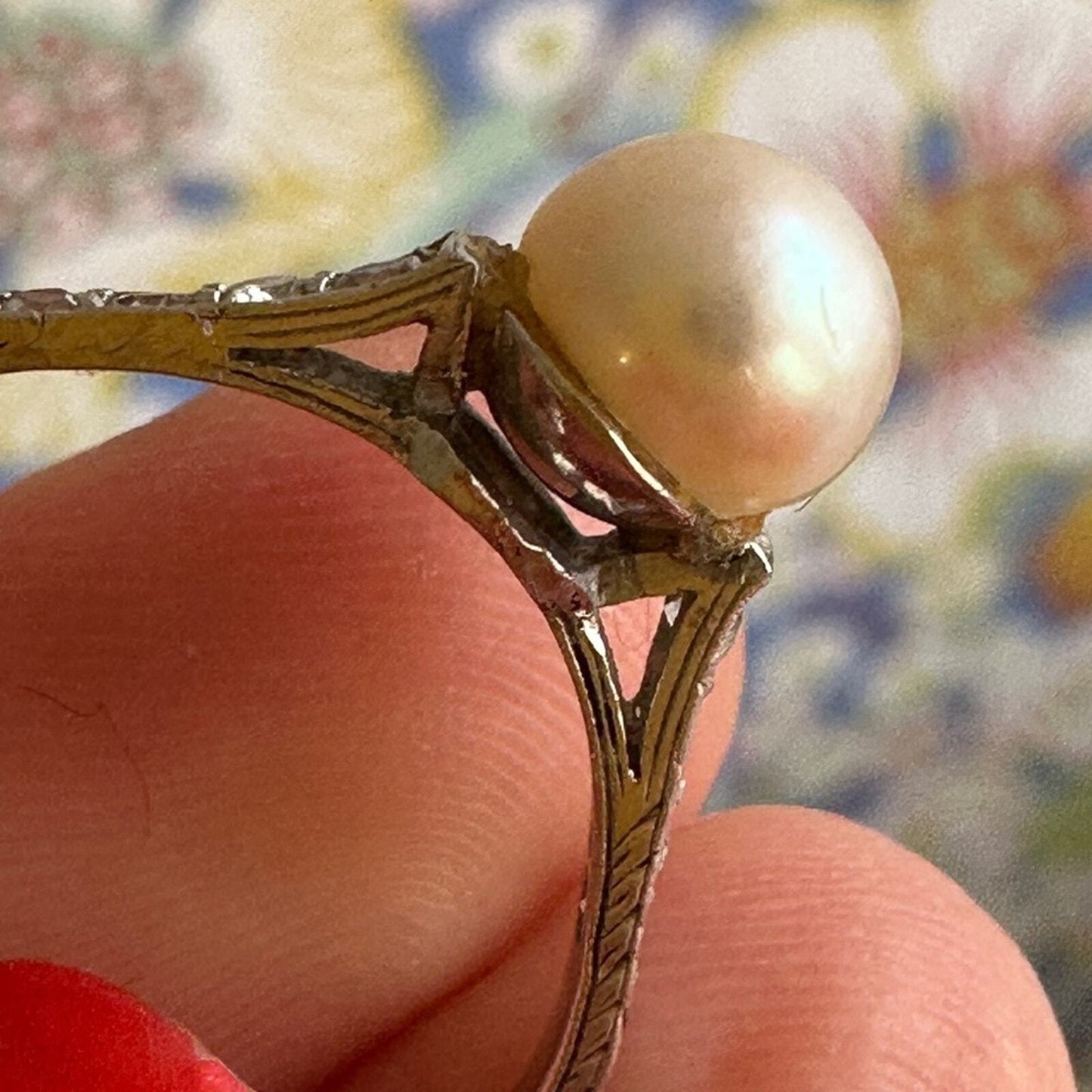 Antique Circa 1920’s platnium diamond pearl ring. Size 8