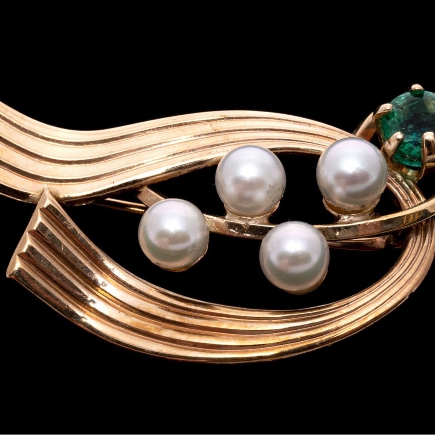 14k Van Dell yellow gold vintage pearl and emerald brooch