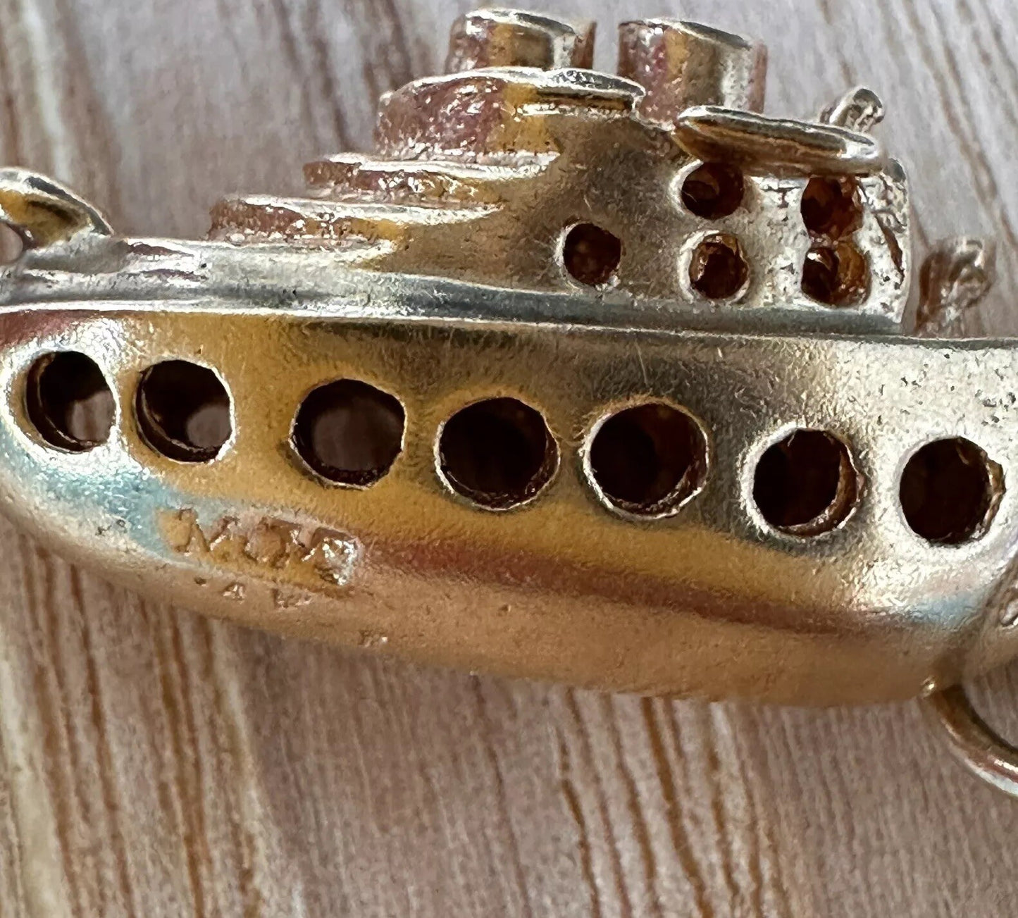 14k Gold Vintage ‘Bon voyage’ Charm 2.5 G 1 Inch