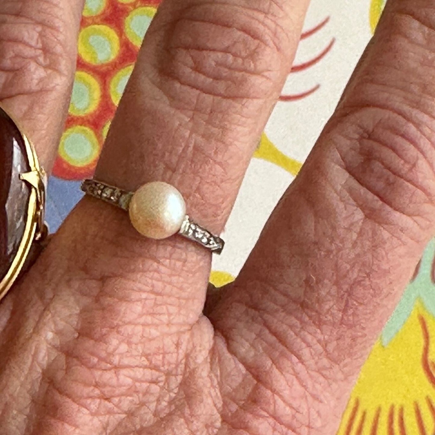 Antique Circa 1920’s platnium diamond pearl ring. Size 8