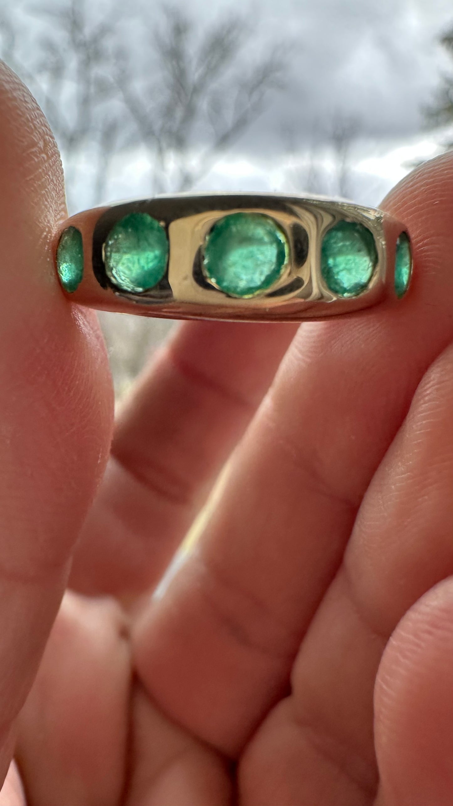 Vintage emerald doughnut 14k ring