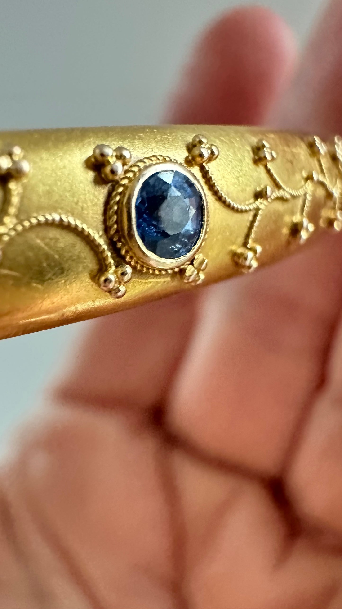 Antique 18k yellow gold bangle bracelet w/ Cornflower blue Natural sapphires- French Hallmarks