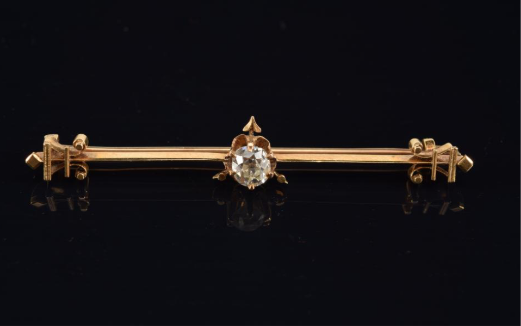 Old cushion cut diamond 14k pin 3.3g