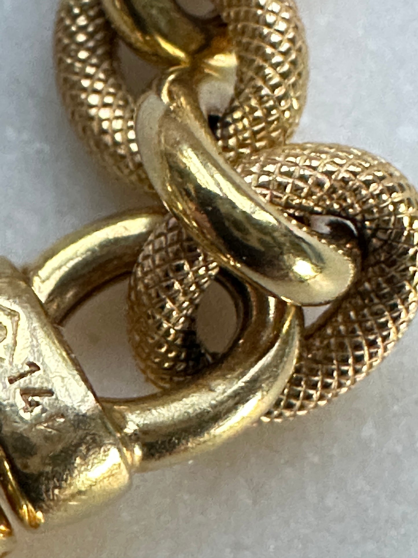 Italian 14k Gold fancy Link 1/2 textured with emerald accents end caps 7.25“