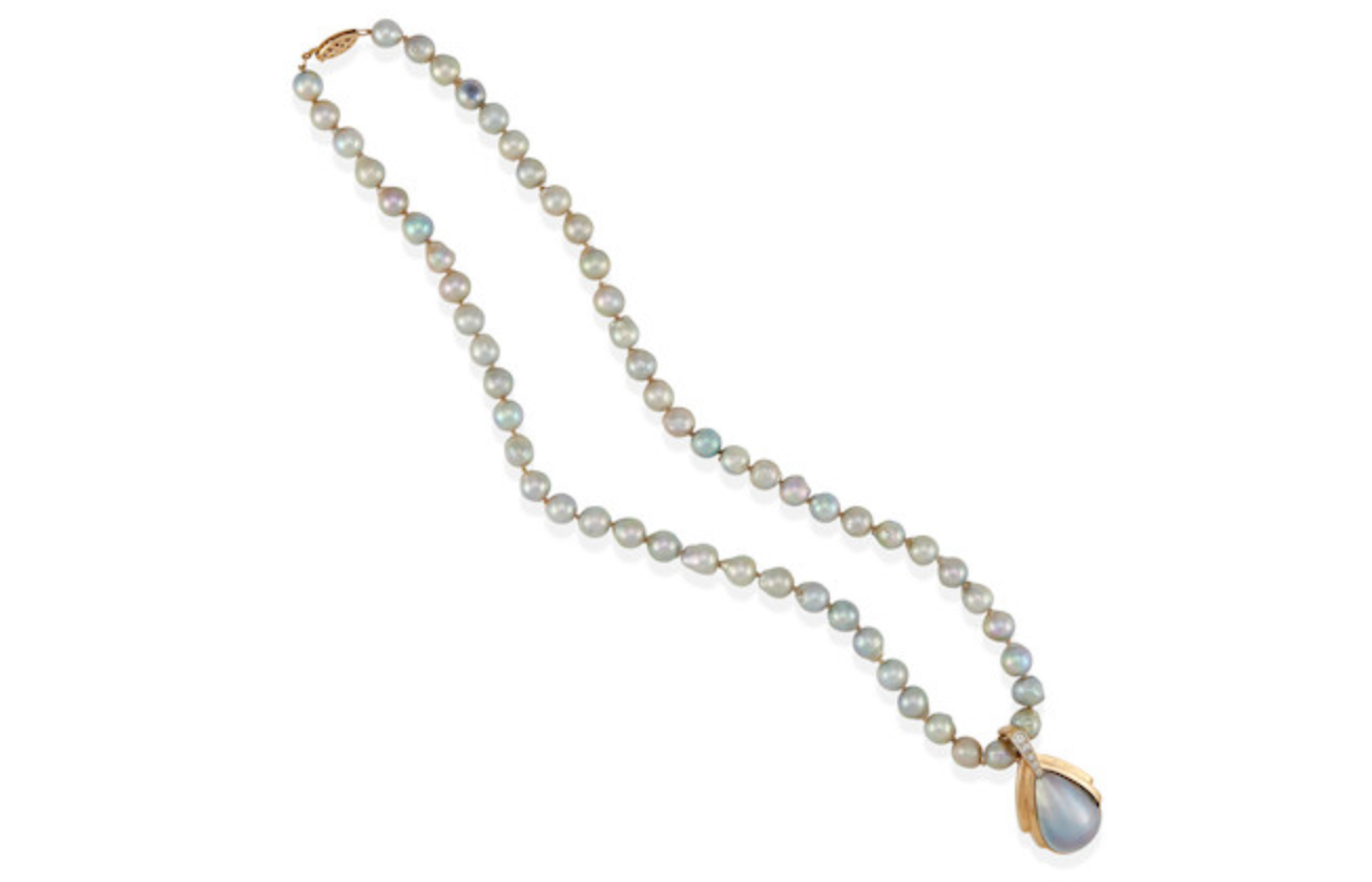 Vintage Cultured Pearls With A Beautiful 14k White Gold Diamond And Pearl Clasp