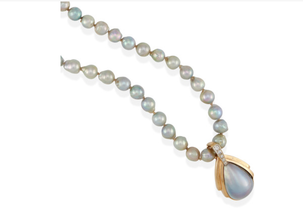 Vintage Cultured Pearls With A Beautiful 14k White Gold Diamond And Pearl Clasp