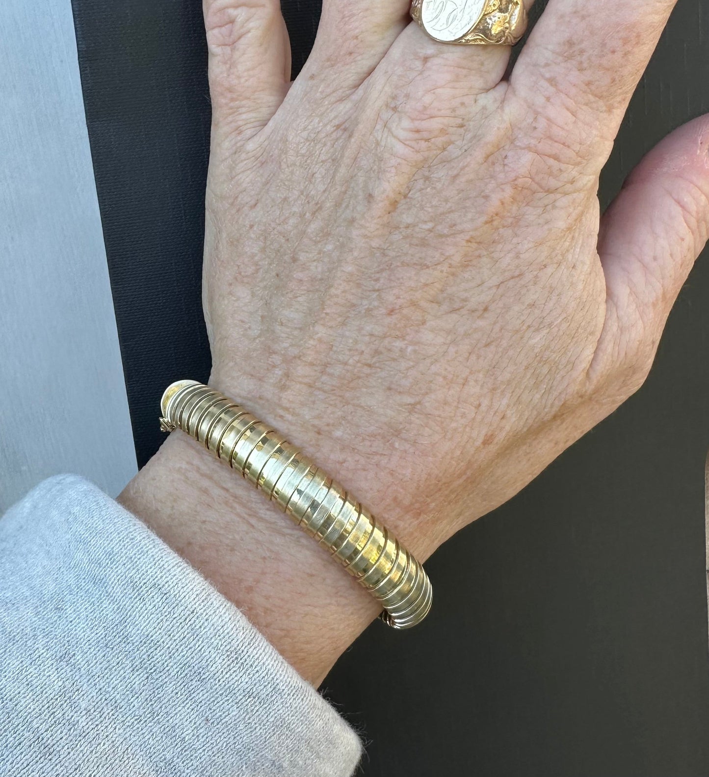 Vintage 14k Italian tubogas domed bracelet