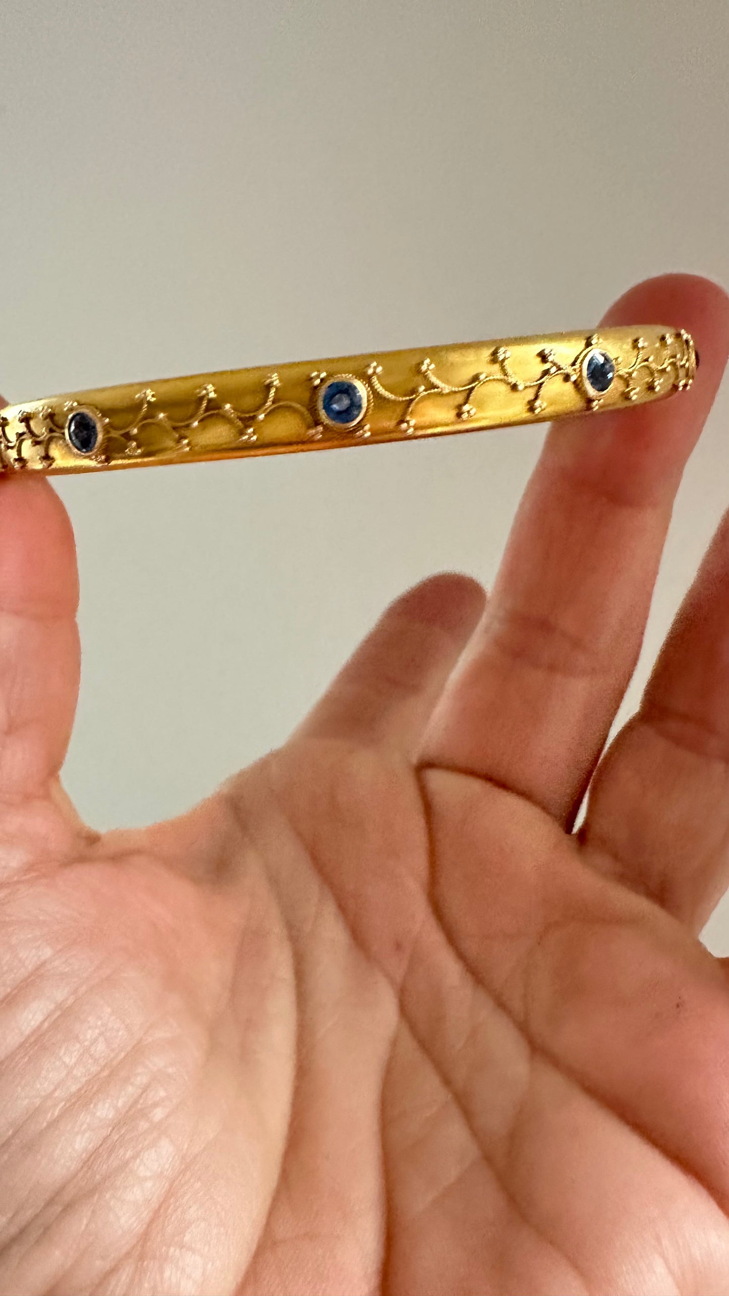 Antique 18k yellow gold bangle bracelet w/ Cornflower blue Natural sapphires- French Hallmarks