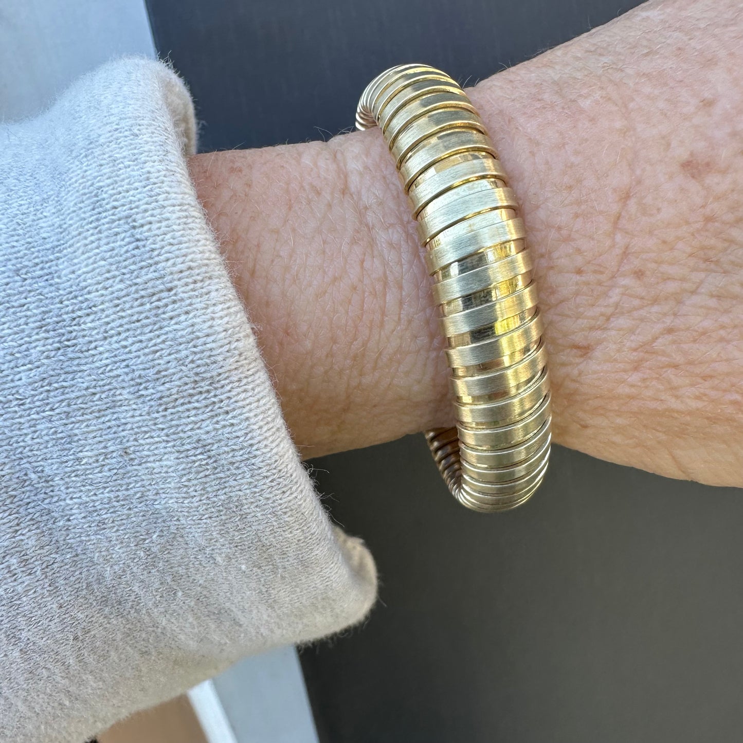 Vintage 14k Italian tubogas domed bracelet