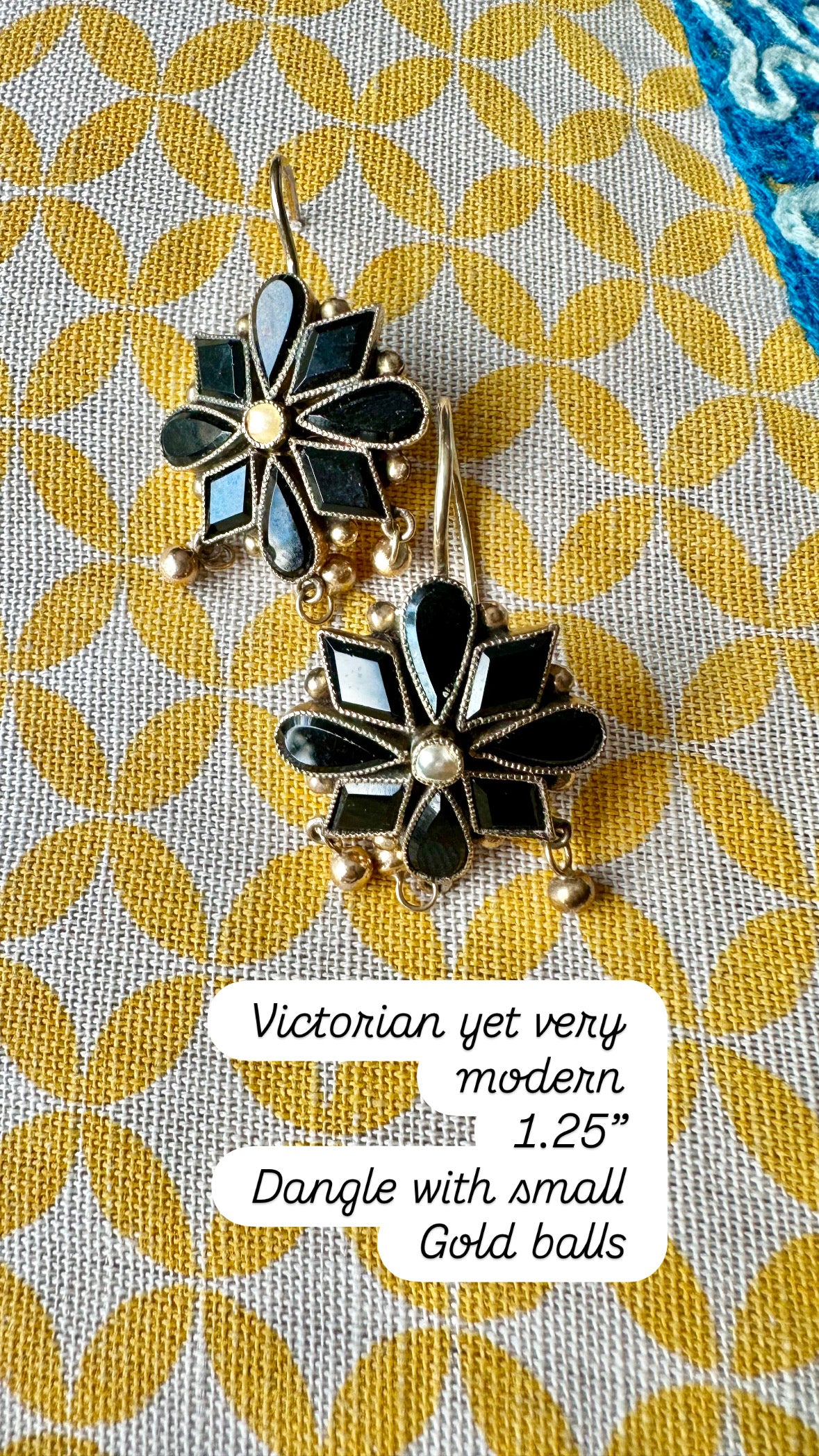 Antique Victorian Jet 9k dangle earrings