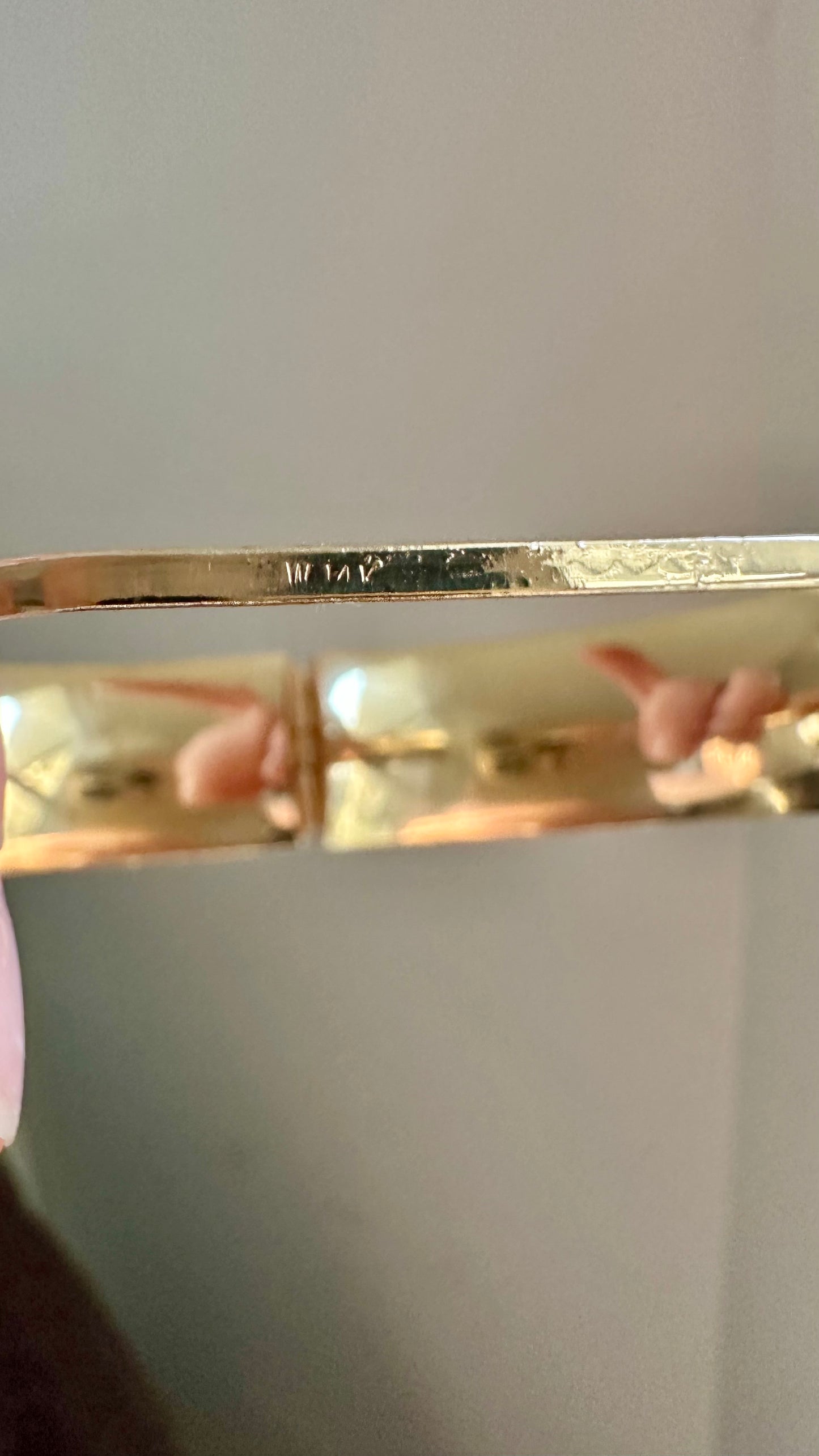 Vintage wide 14K etched hinged bangle bracelet 28g