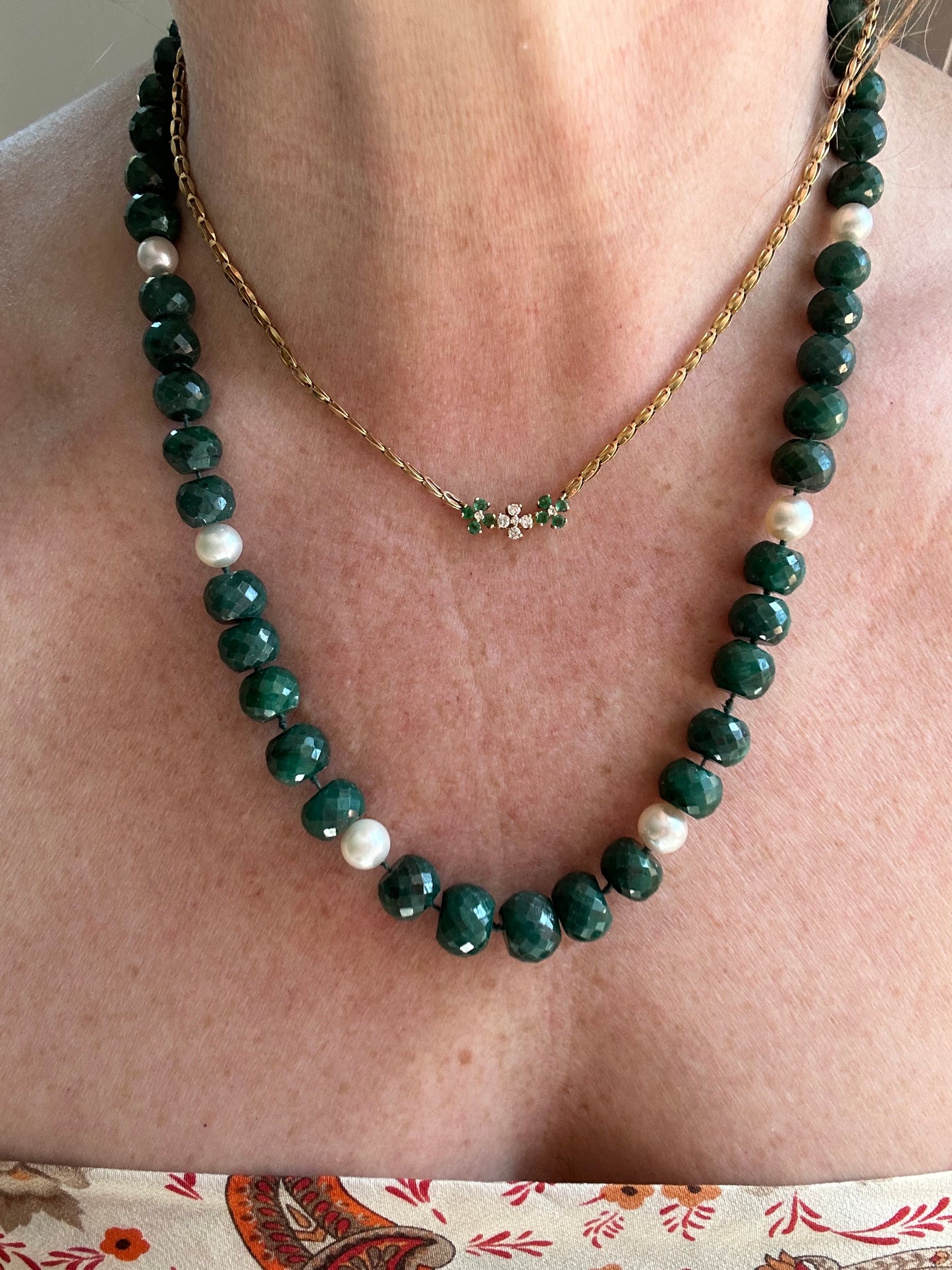 400 cttw Emerald And Freshwater Pearl Necklace