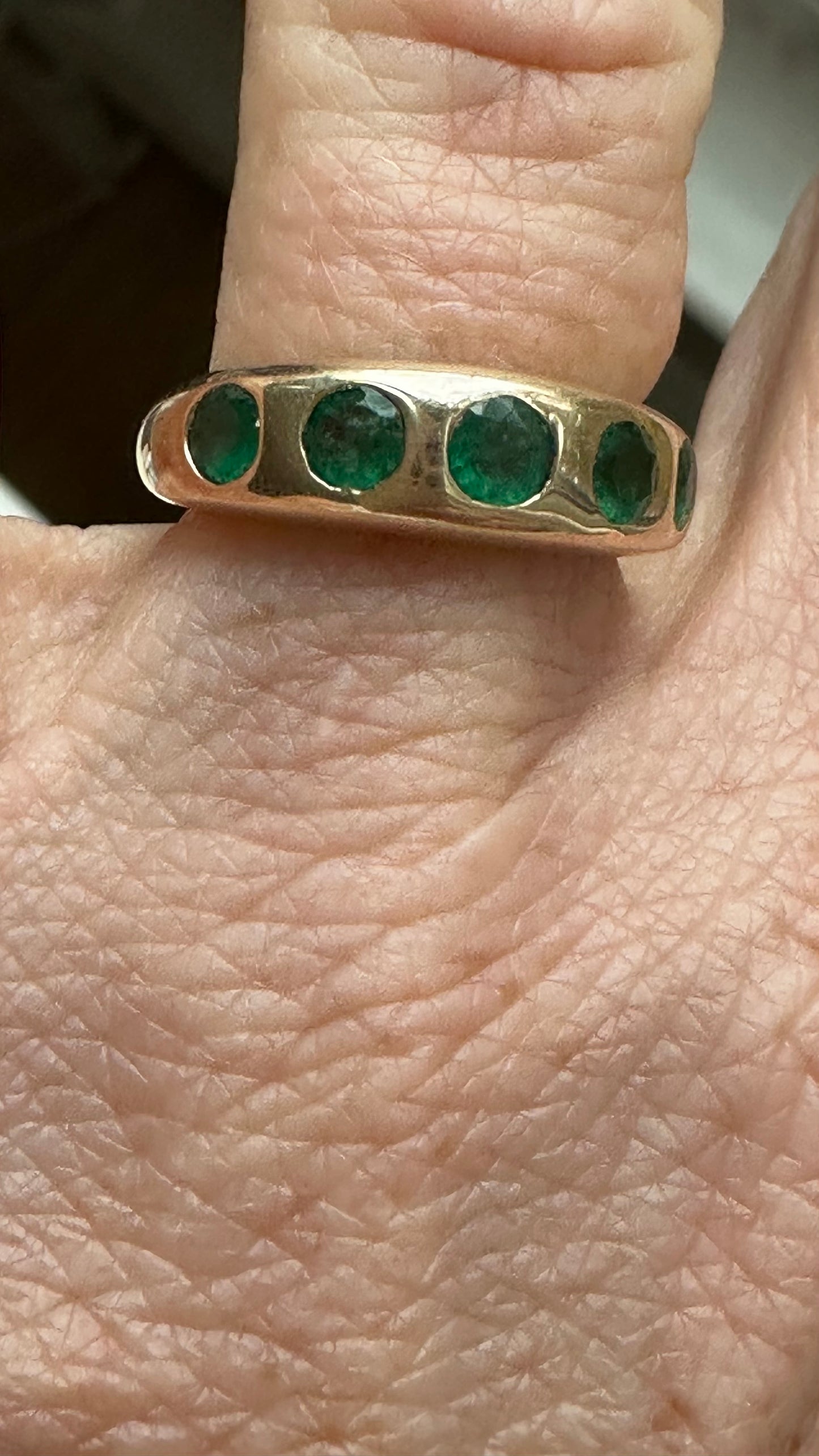 Vintage emerald doughnut 14k ring