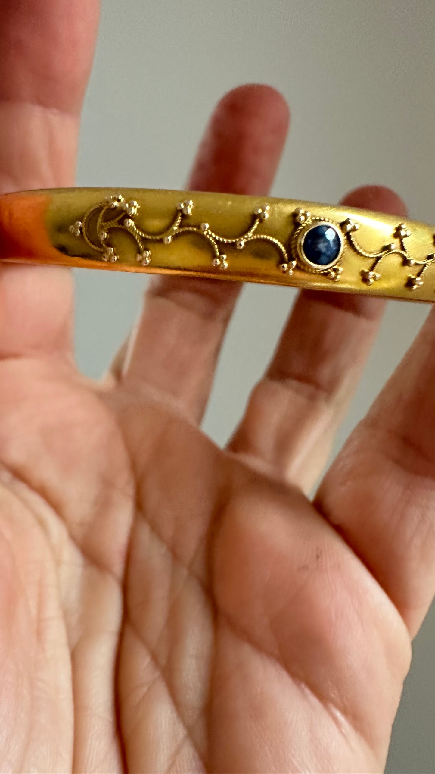 Antique 18k yellow gold bangle bracelet w/ Cornflower blue Natural sapphires- French Hallmarks