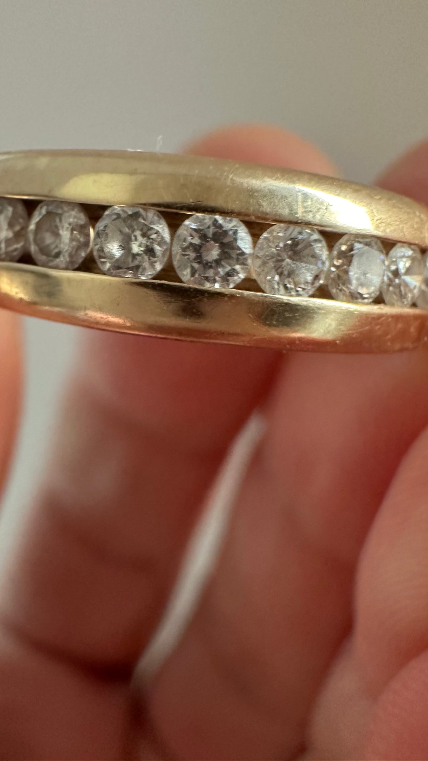 1a.14K Yellow Gold Channel-Set Diamond Band | 10 Diamonds | Size 7.75
