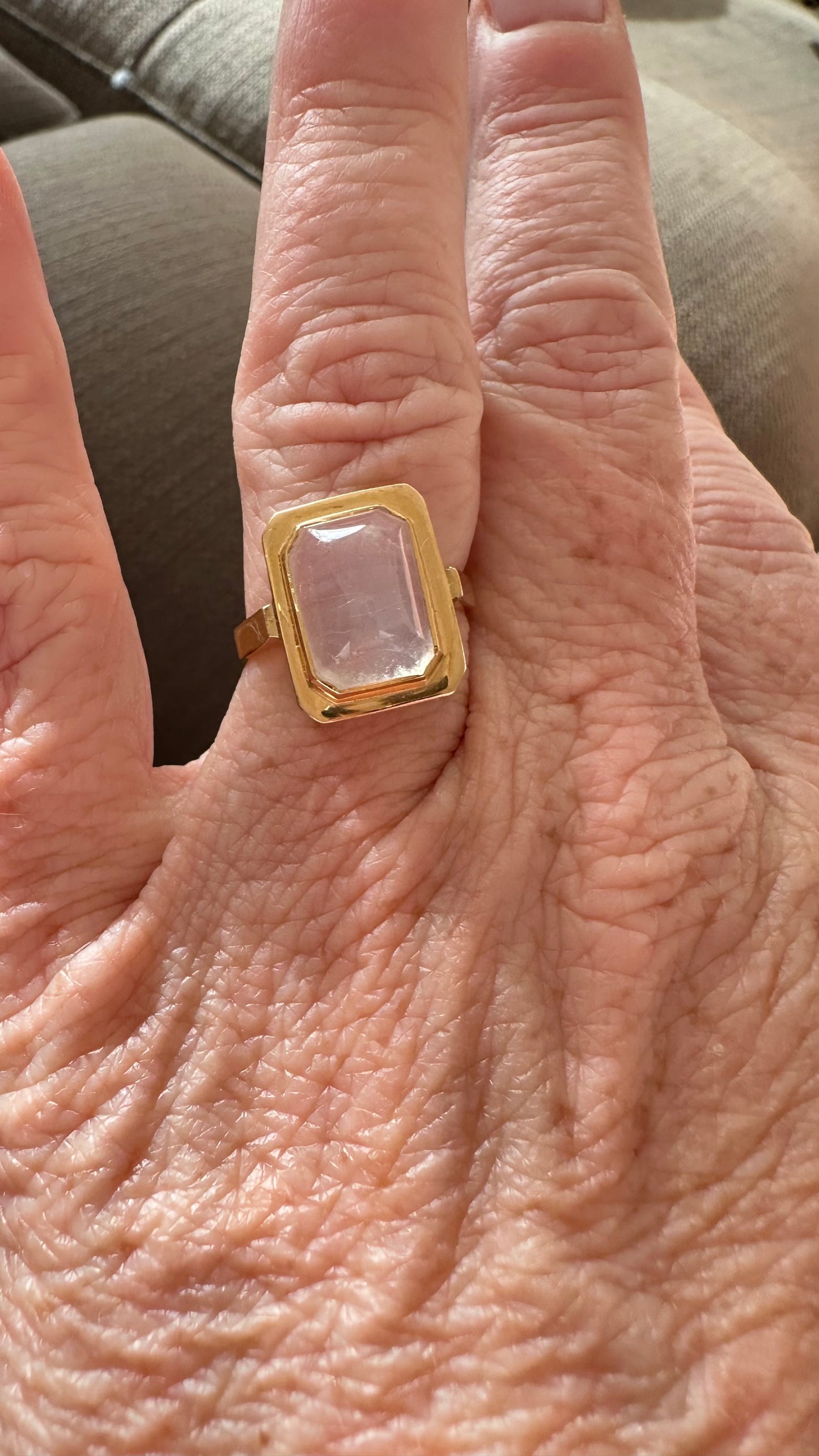 Swedish 1956 18k gold moonstone ring
