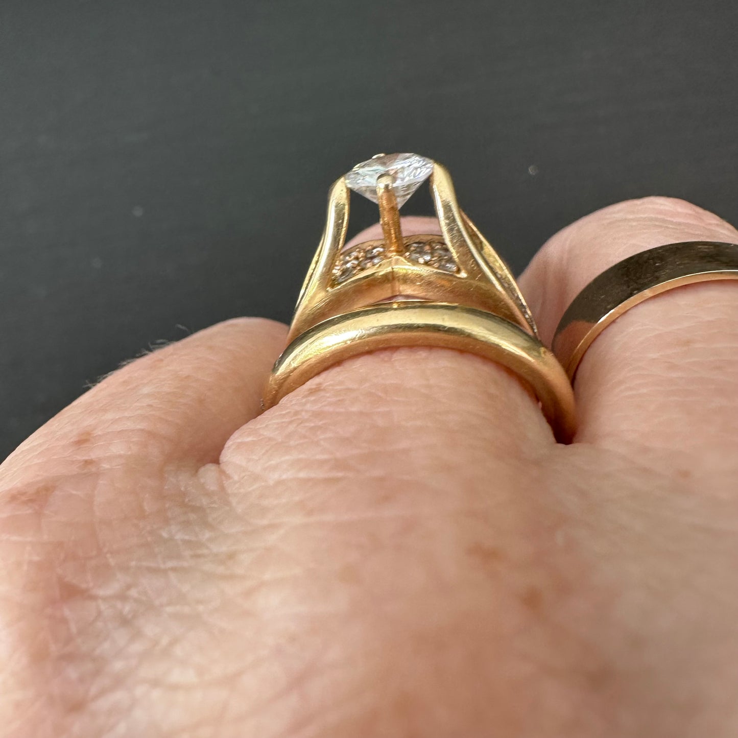 Vintage Frank golden 1.03 ct natural diamond ring