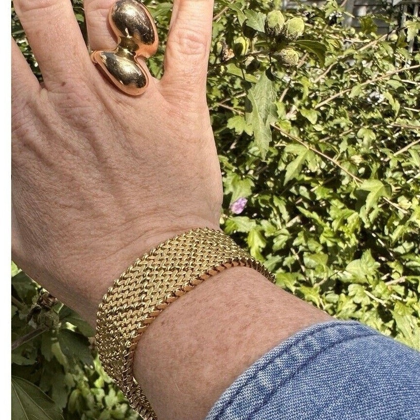 18k Gold Uno Aerre Gold Interwoven Bracelet / 46.81 Grams