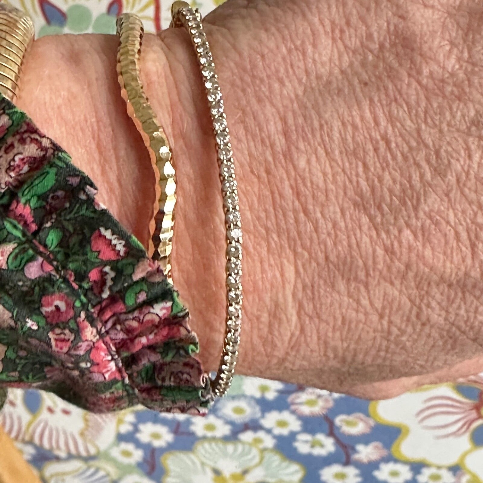 H.W. Burdick 14K Gold wavy hinged bangle 9g