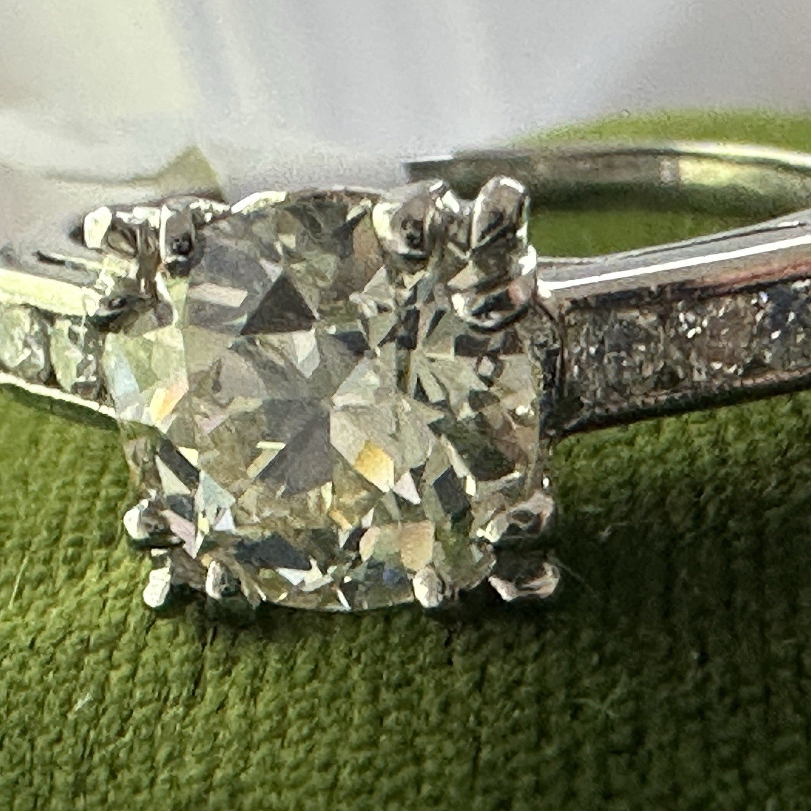 Old European Cut 1.6 ct Diamond Ring VSI