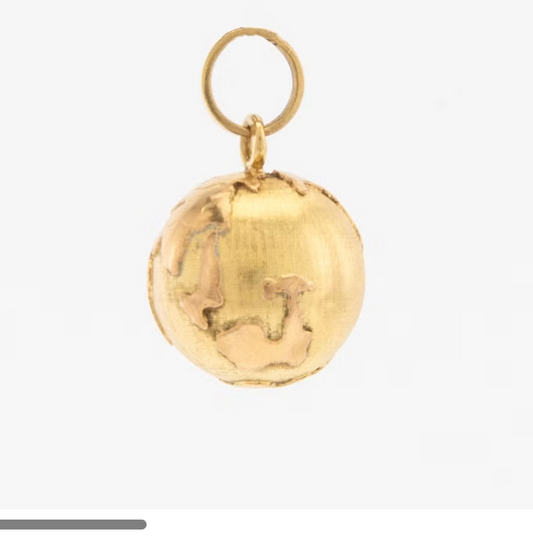 Vintage 18k globe world charm