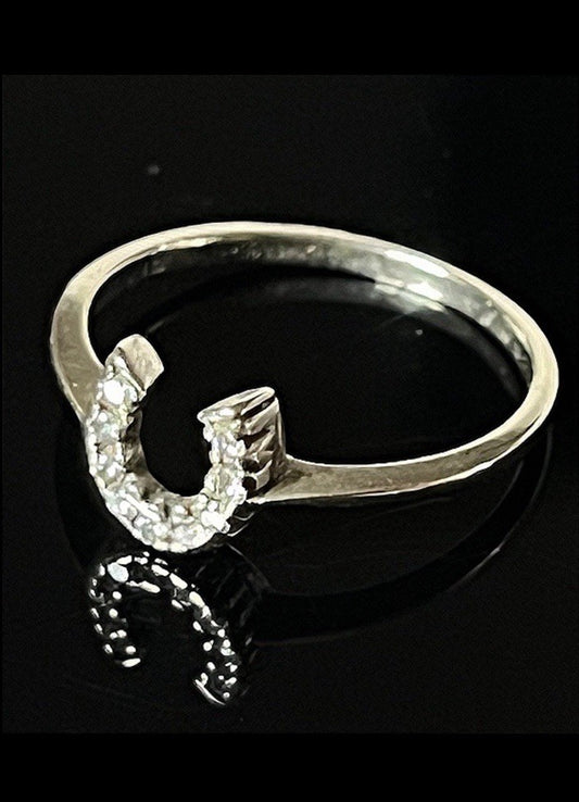 10k White Gold Diamond  Horse Shoe Ring Size 6.75
