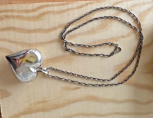 Vintage  Sterling  heart pendant necklace 13 G
