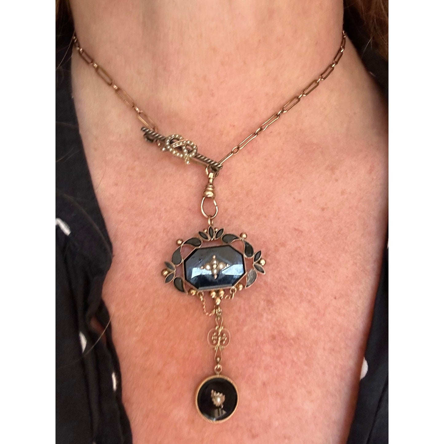 ANTIQUE 10K GOLD, PEARL & ONYX PENDANT  On A rose gold mini trombone Link