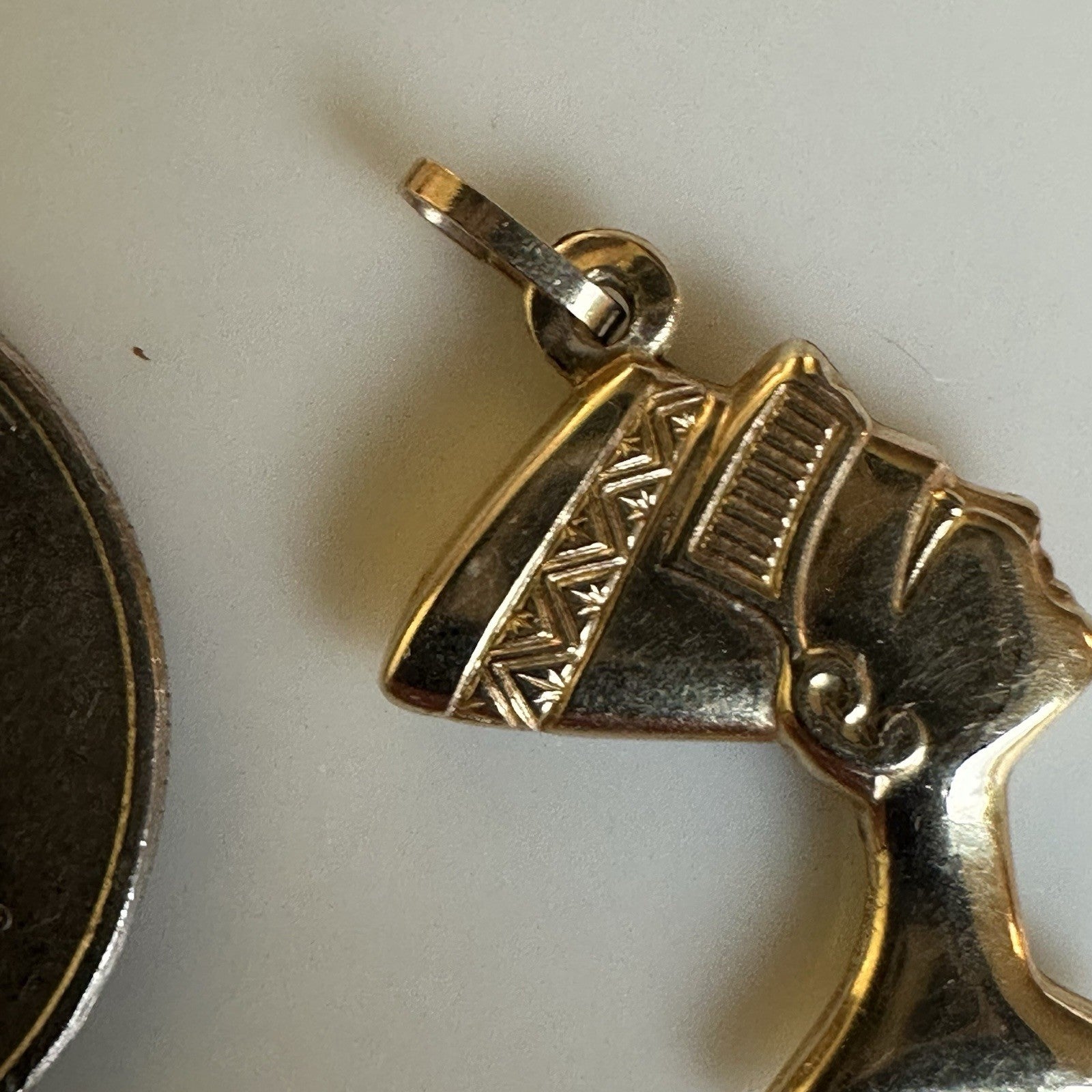 14K Yellow Gold Queen Nefertiti Pendant   1” Charm/ Pendant