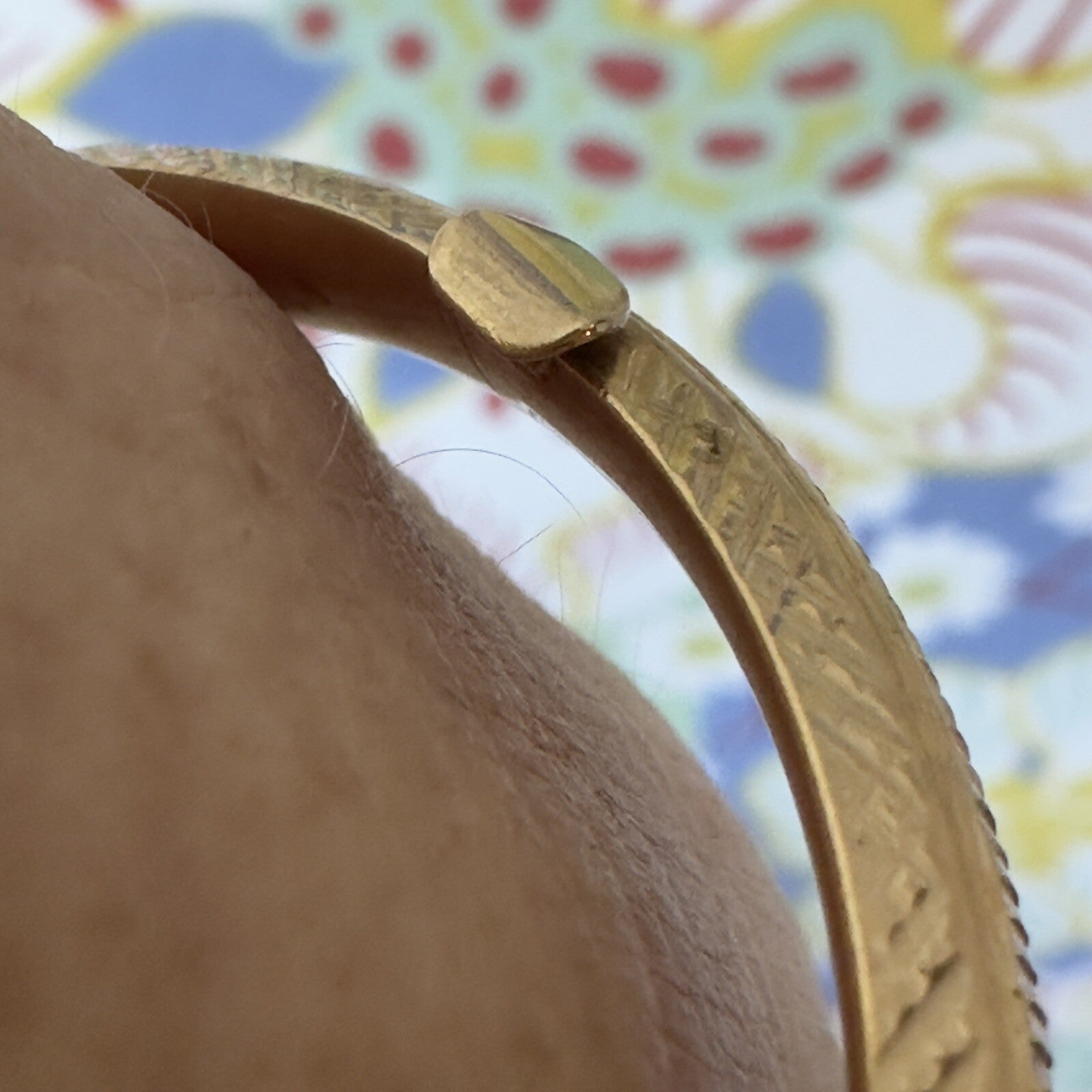 Vintage etched  14k Hinged Bangle Bracelet 11.2g