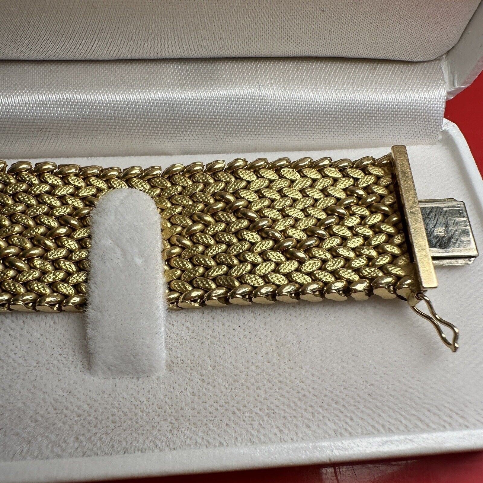 18k Gold Uno Aerre Gold Interwoven Bracelet / 46.81 Grams