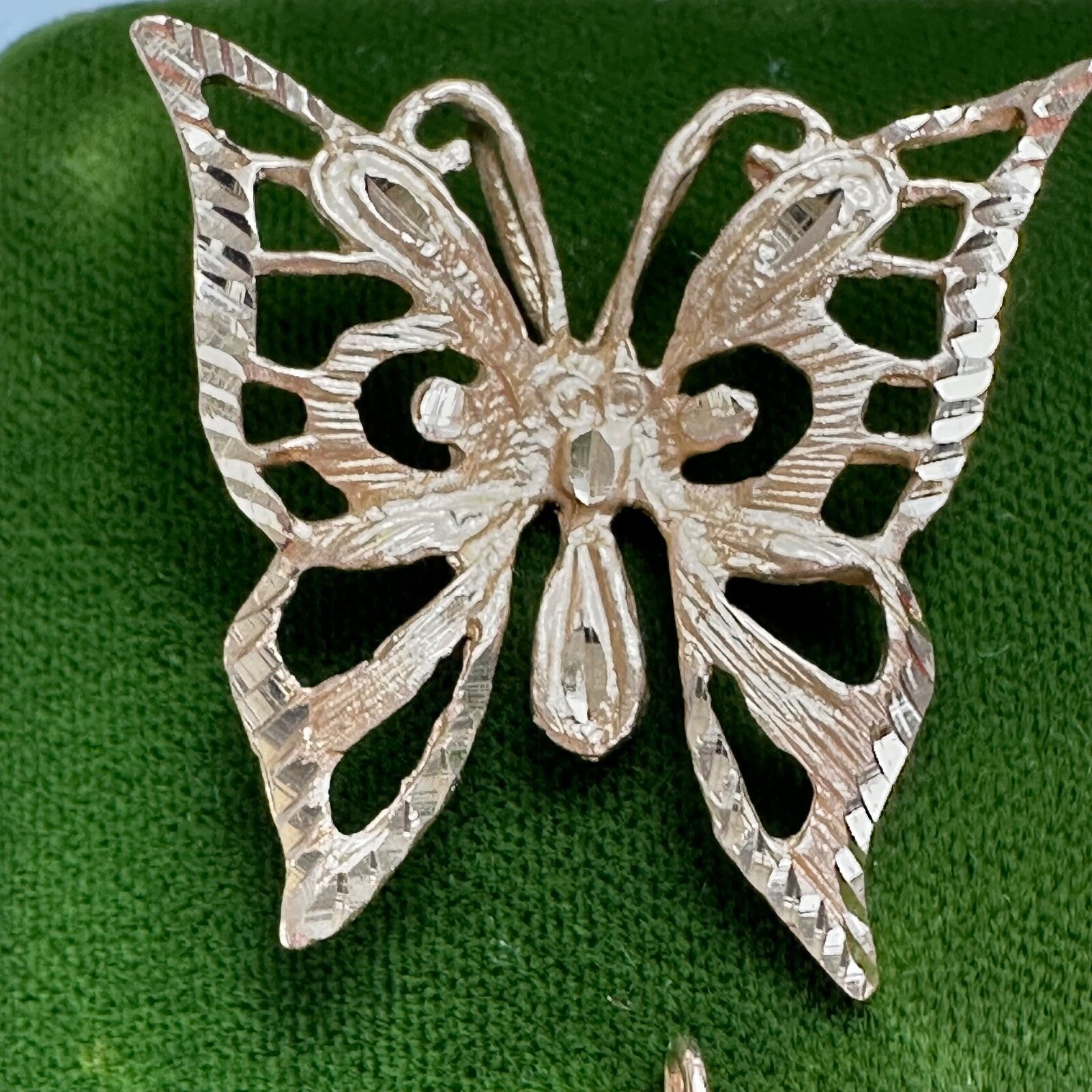 Solid 14k Gold Filigree Butterfly Charm Pendant 3.8g