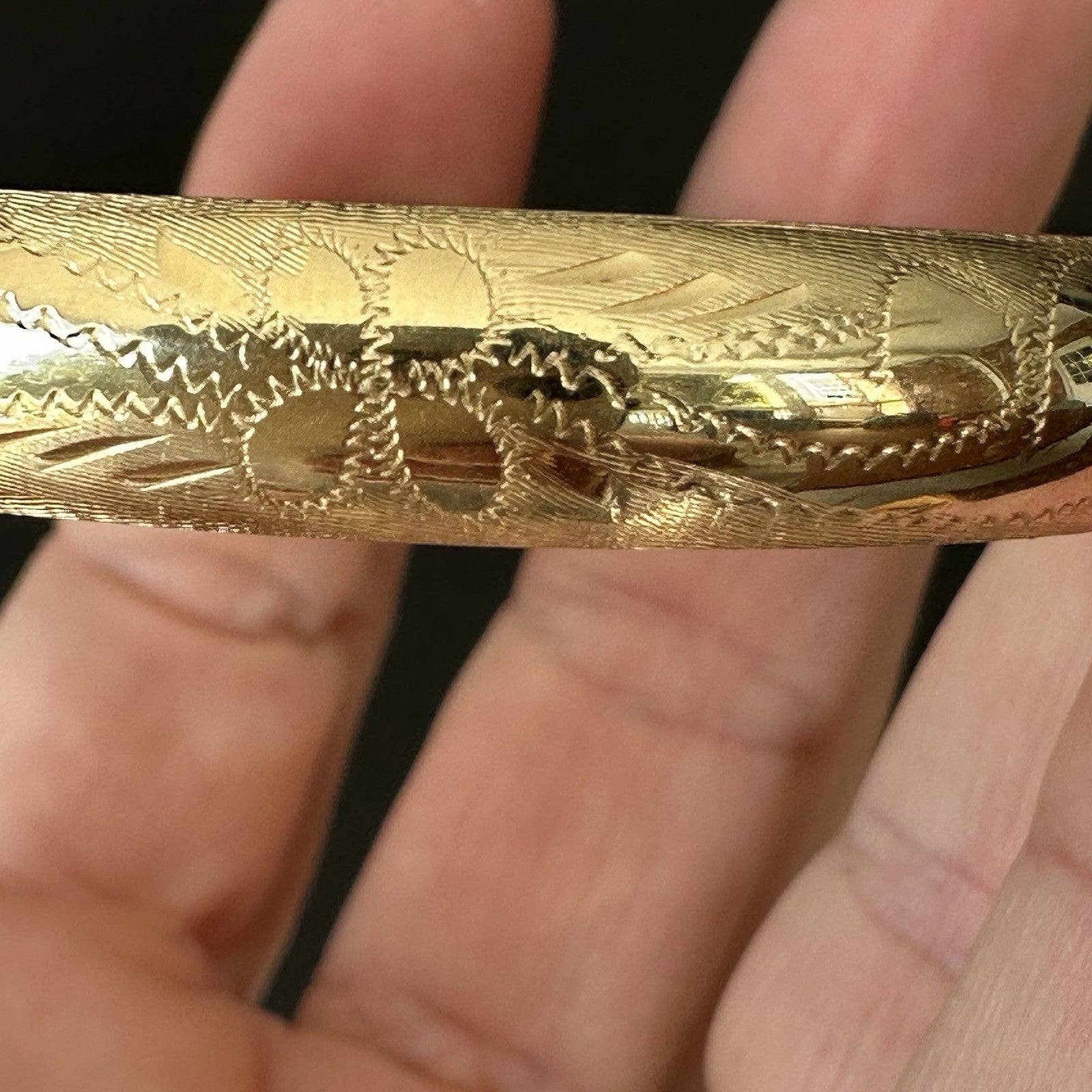 Vintage HOB 14K Yellow Gold  Floral Engraved Hinged Bangle Bracelet 9g 6.2 “
