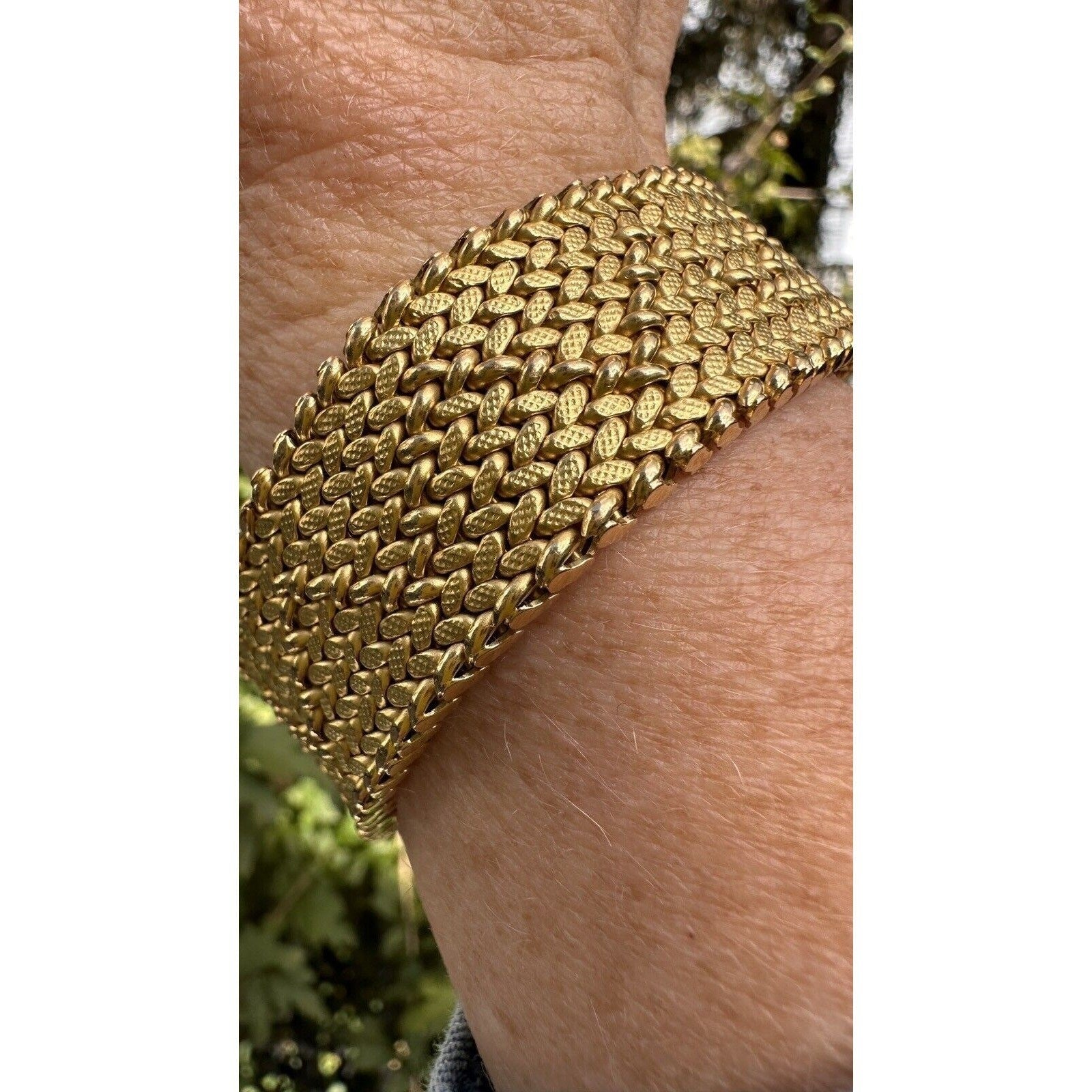 18k Gold Uno Aerre Gold Interwoven Bracelet / 46.81 Grams