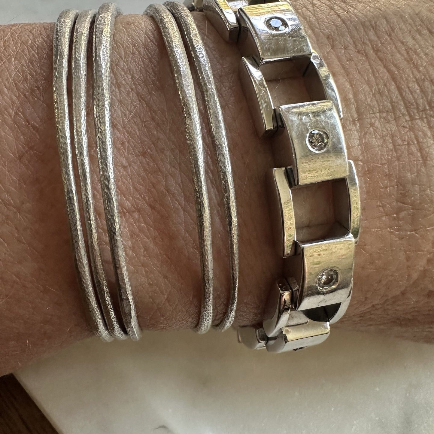 Set Of 5 18k White Gold Bangles -53g
