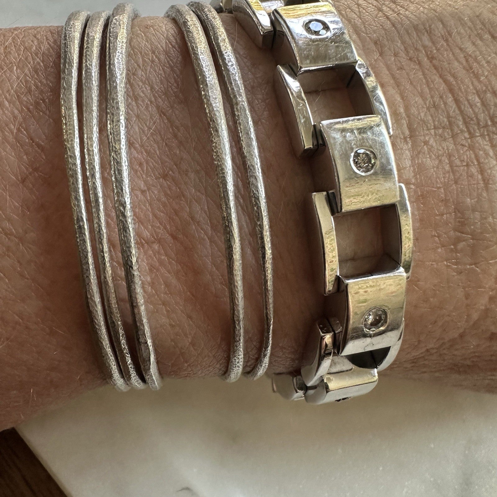 Set Of 5 18k White Gold Bangles -53g