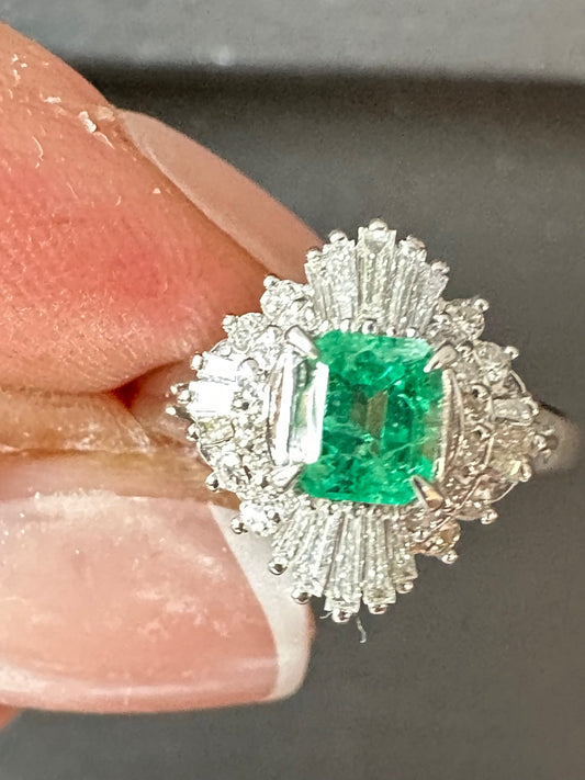Vintage Platinum Diamond Emerald ring size 7