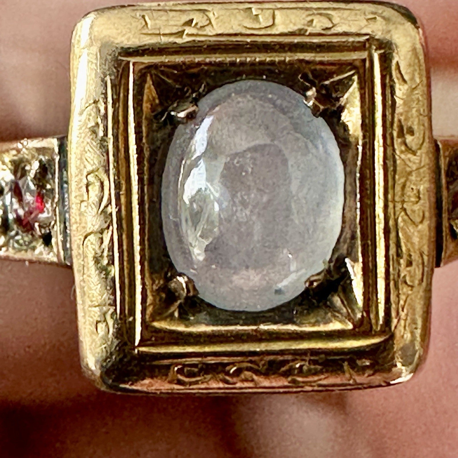 Antique Victorian 18K Gold Moonstone & Ruby  Ring (c.1890–1900)