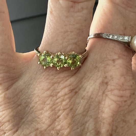 10k Yellow Gold Peridot-1.76 tcw  3 Stone Band Fine Ring-Sz 8.25