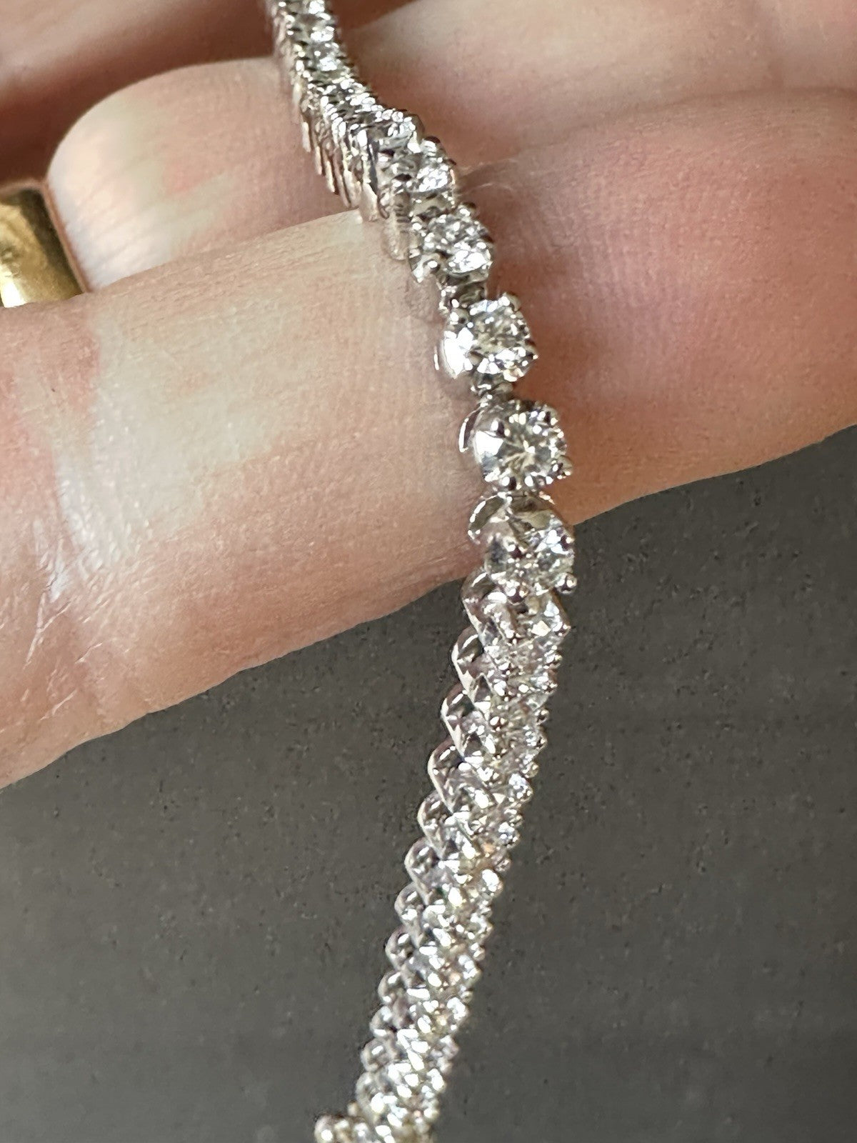 Diamond Line 2.5 + cttw Bracelet 17k White Gold