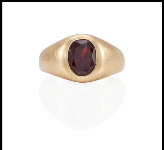 Vintage men’s  10k Gold  Garnet Ring  Size  9.75