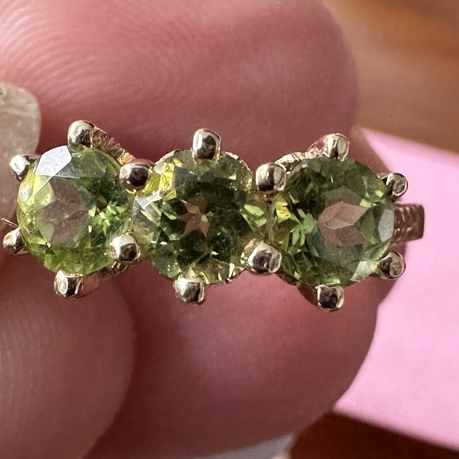 10k Yellow Gold Peridot-1.76 tcw  3 Stone Band Fine Ring-Sz 8.25